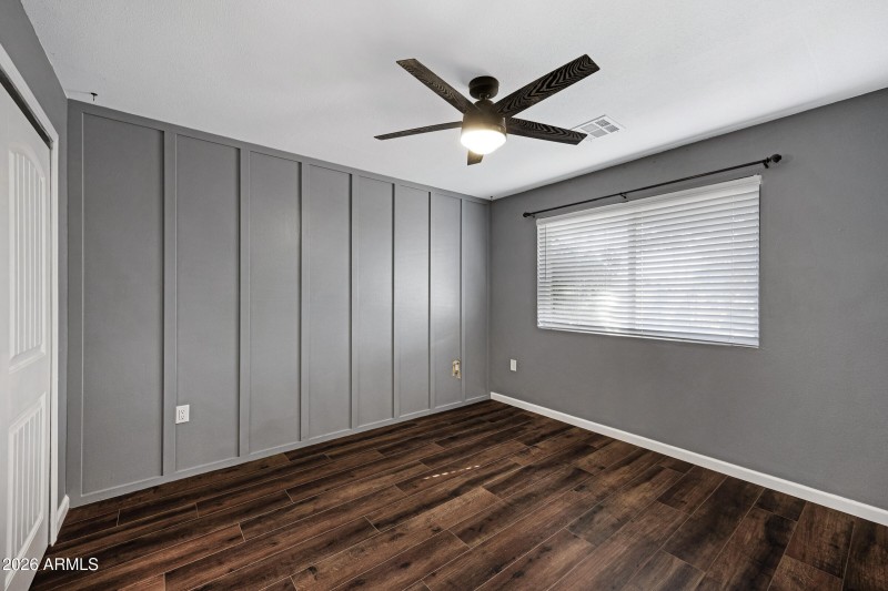 10013 W Mission Ln-19