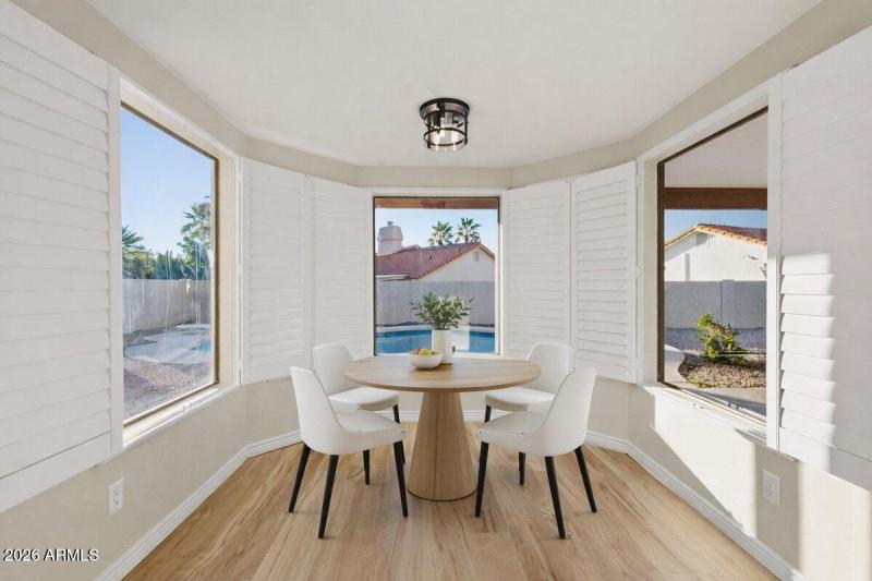 Staged_Breakfast_Nook