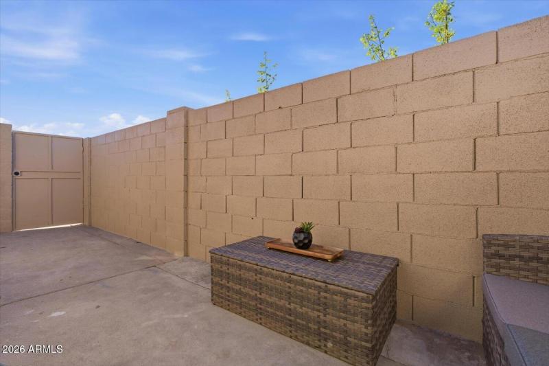 All New Exterior Paint and Roof