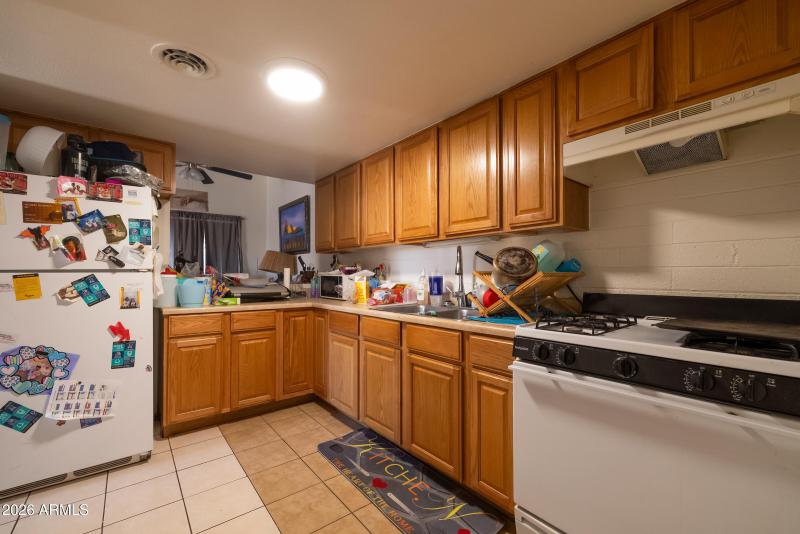 Cheery Lynn - Interior 01