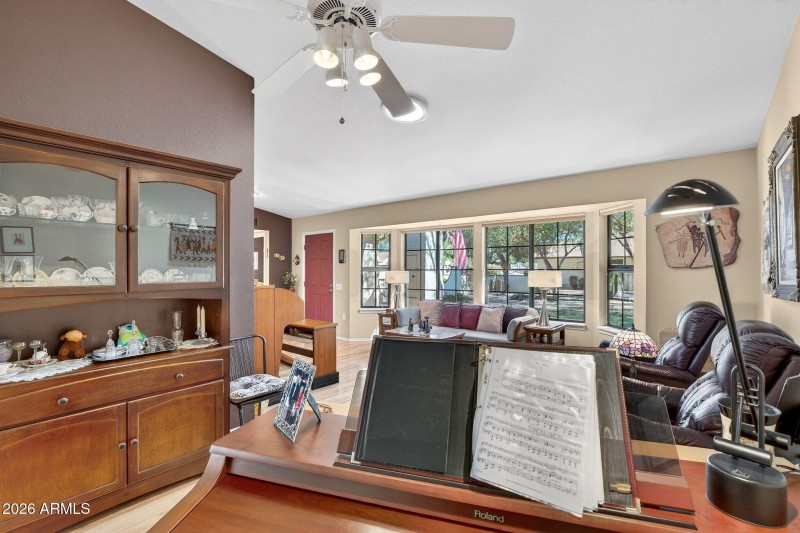 8-web-or-mls-07- Bolero Dr