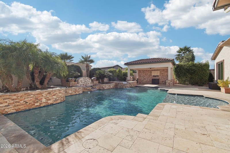 51-web-or-mls-W Campbell Ave-L2101-049