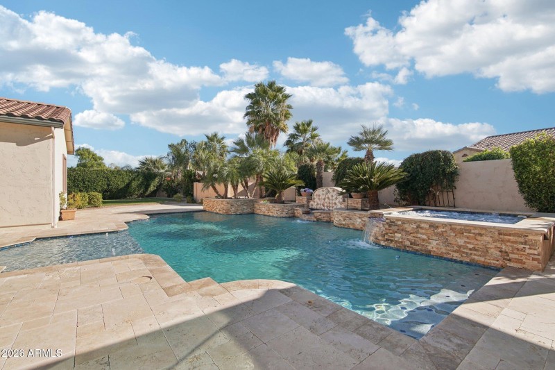 50-web-or-mls-W Campbell Ave-L2101-048