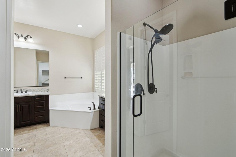 45-web-or-mls-W Campbell Ave-L2101-043