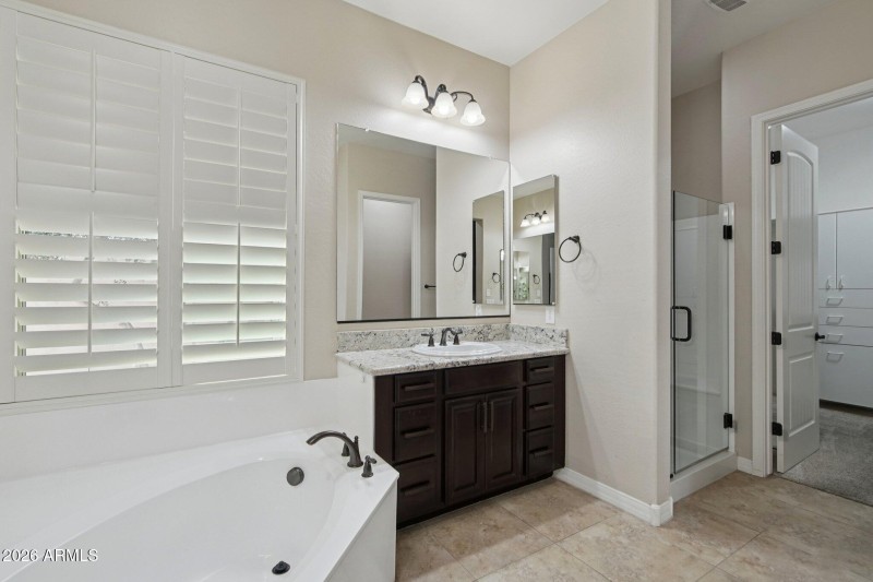 43-web-or-mls-W Campbell Ave-L2101-041