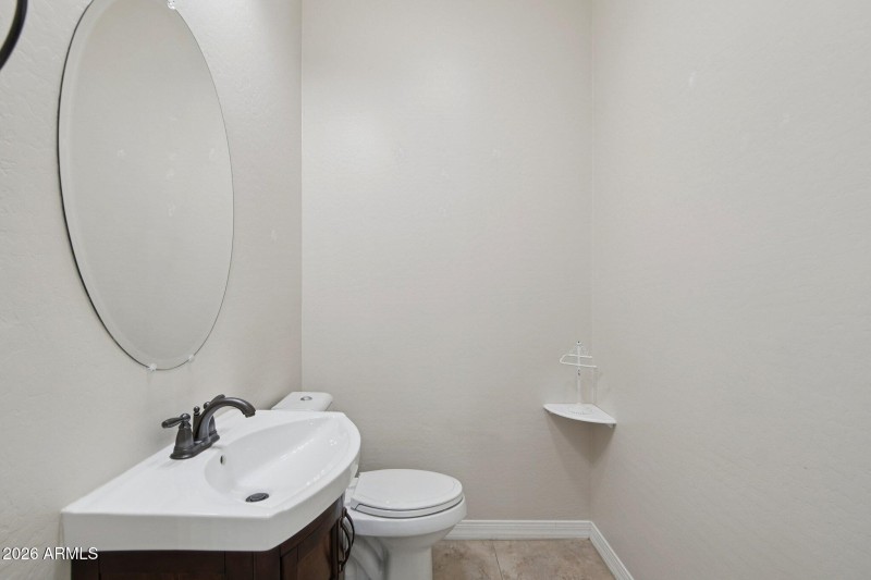 38-web-or-mls-W Campbell Ave-L2101-036