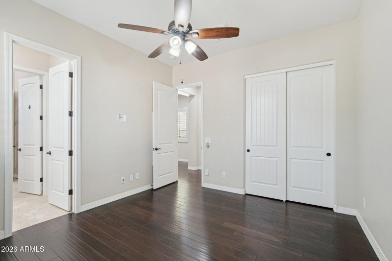 29-web-or-mls-W Campbell Ave-L2101-027