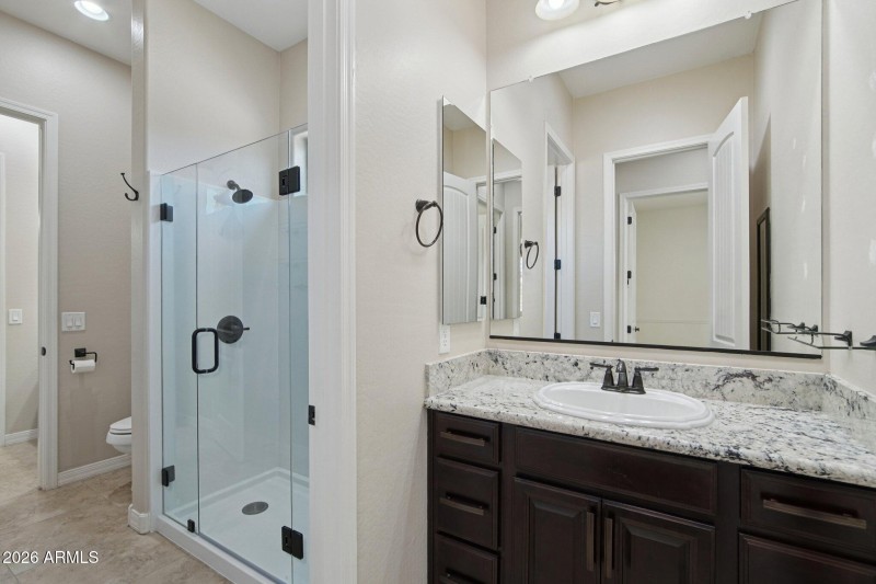 26-web-or-mls-W Campbell Ave-L2101-024