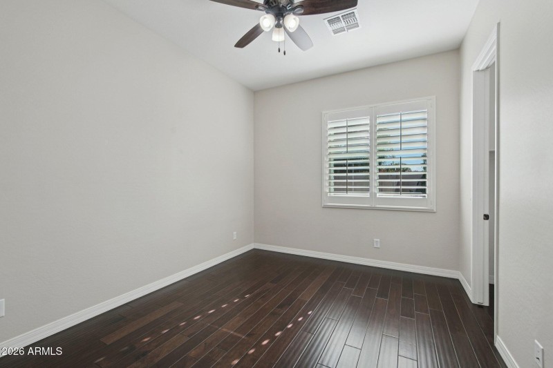 24-web-or-mls-W Campbell Ave-L2101-022