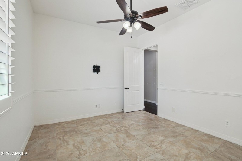 23-web-or-mls-W Campbell Ave-L2101-021