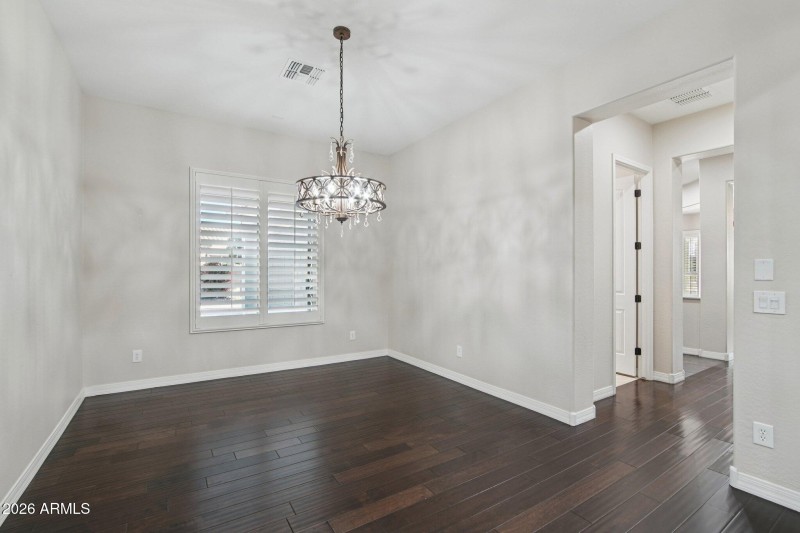 21-web-or-mls-W Campbell Ave-L2101-019