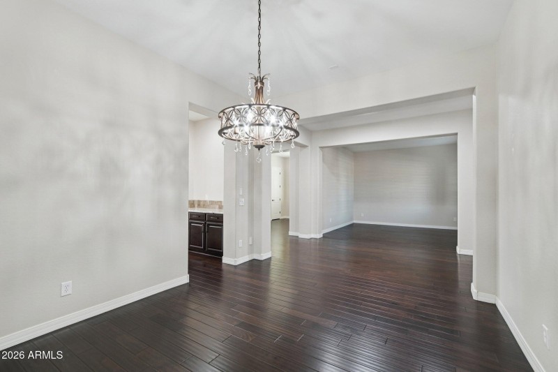 20-web-or-mls-W Campbell Ave-L2101-018