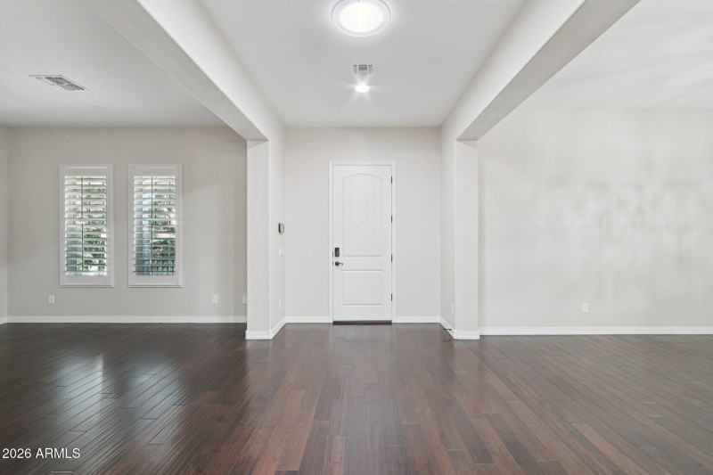 10-web-or-mls-W Campbell Ave-L2101-008