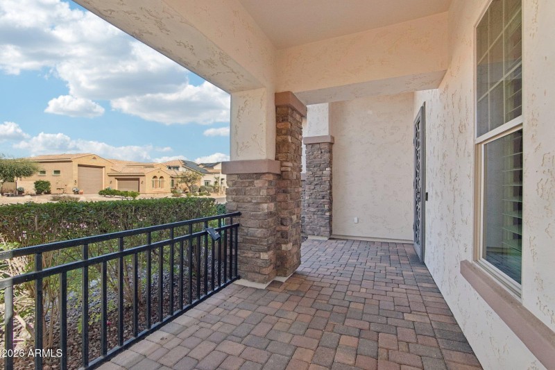 9-web-or-mls-W Campbell Ave-L2101-007