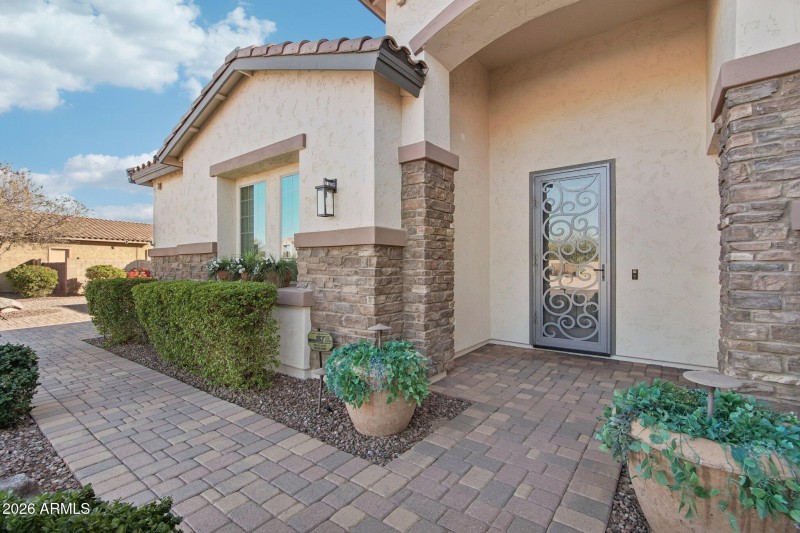 8-web-or-mls-W Campbell Ave-L2101-006