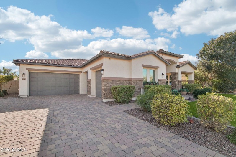 5-web-or-mls-W Campbell Ave-L2101-003