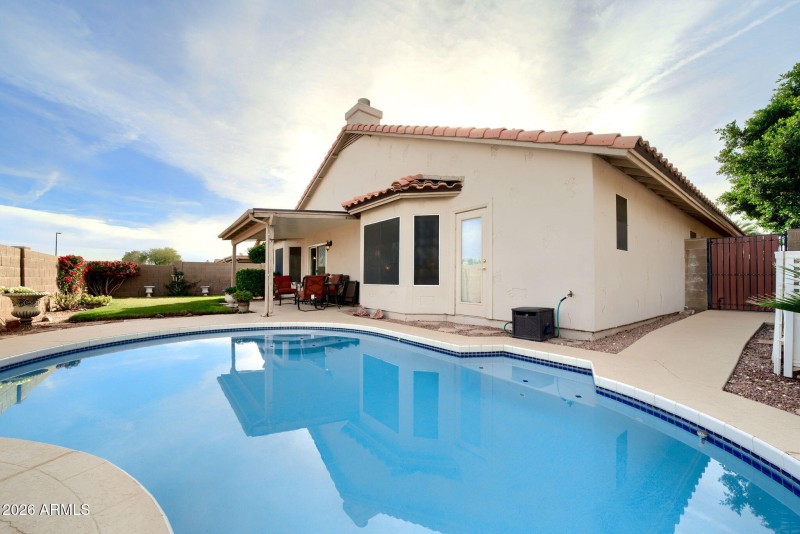 017__458 W Smoke Tree Rd