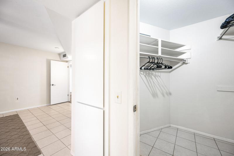 29-17056N107thA-ocupix- - Copy