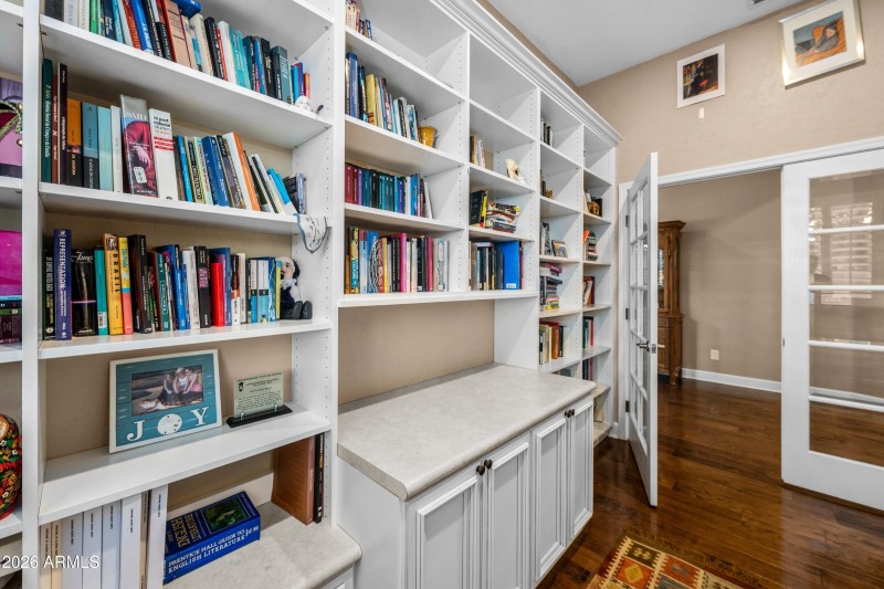 08-3738-E-Riopelle-Ave-7