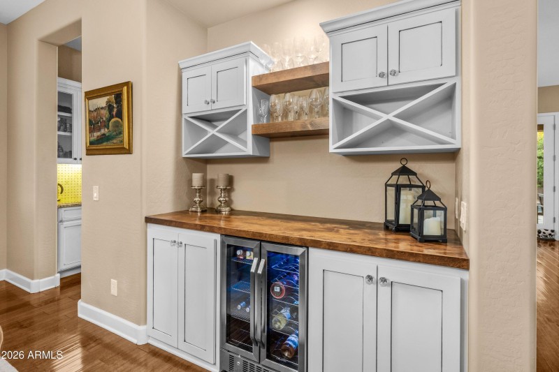 11-3738-E-Riopelle-Ave-10