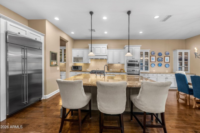 18-3738-E-Riopelle-Ave-17