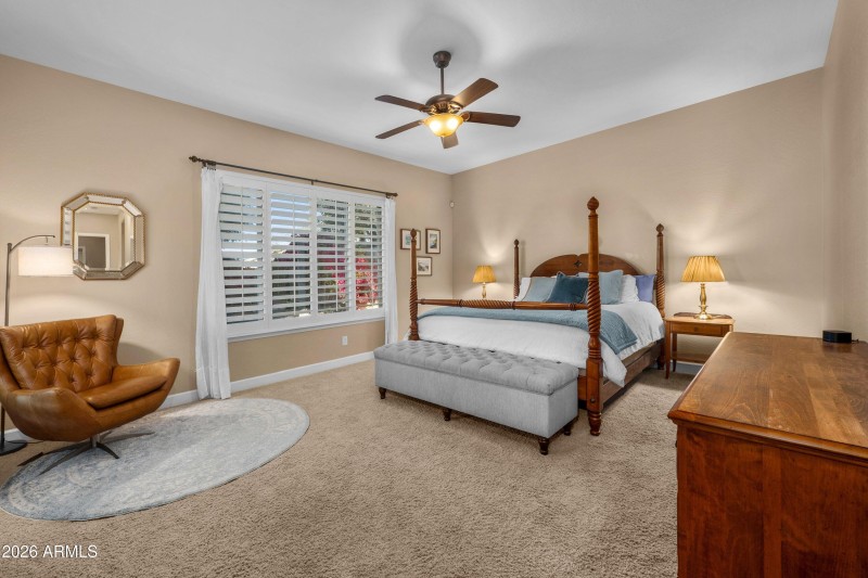 26-3738-E-Riopelle-Ave-25