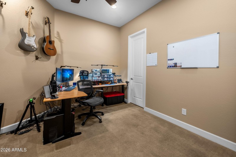 43-3738-E-Riopelle-Ave-42