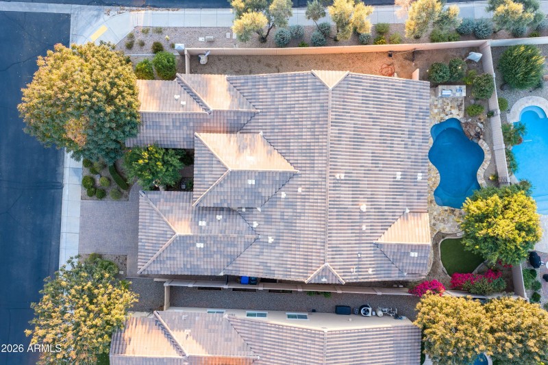 61-3738-E-Riopelle-Ave-Drone-3