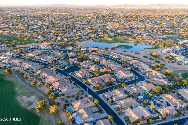 62-3738-E-Riopelle-Ave-Drone-4