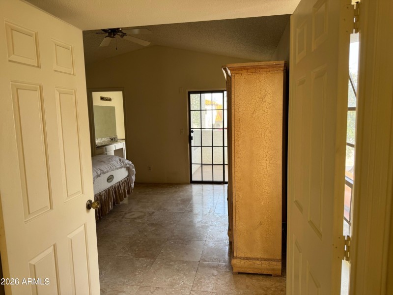 Entrance to Primarydroom