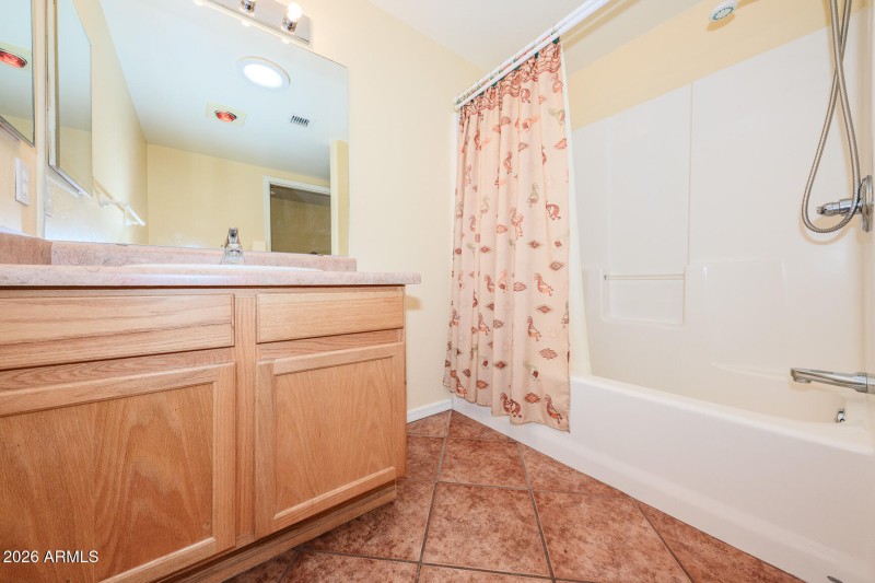 033 - 511 S. Clubhouse Lane