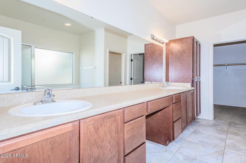 038 - 5483 Waco Drive