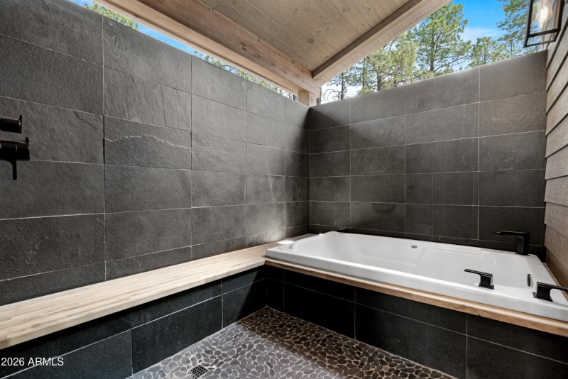 Outdoor Bath and Shower