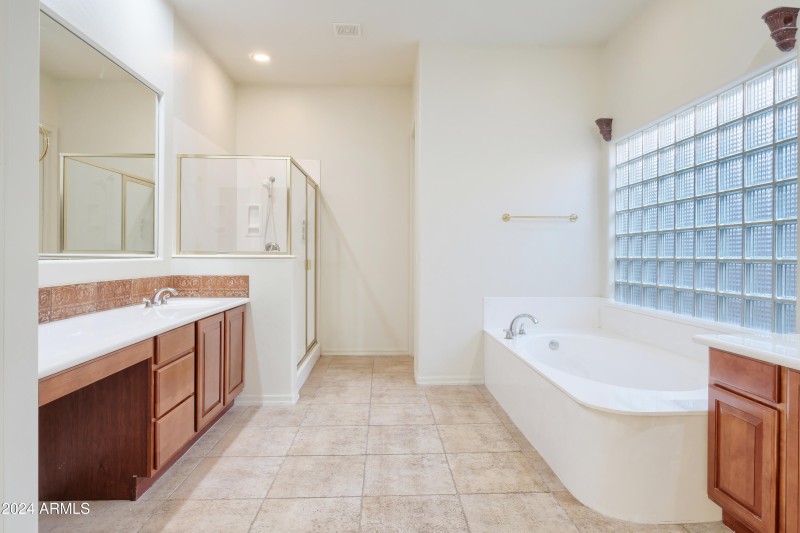 23_11157 E Greenway Rd