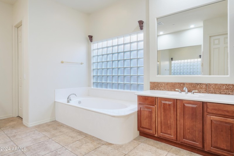 22_11157 E Greenway Rd