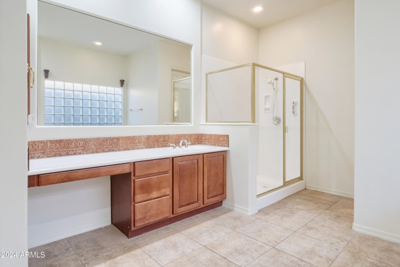 25_11157 E Greenway Rd