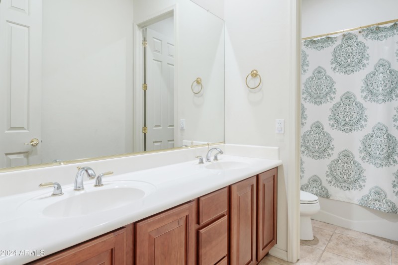 32_11157 E Greenway Rd