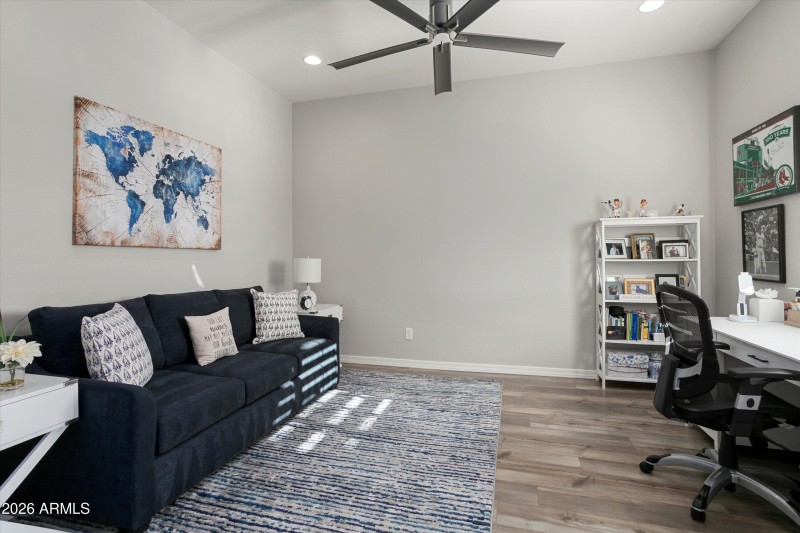 035-Office - Decluttered