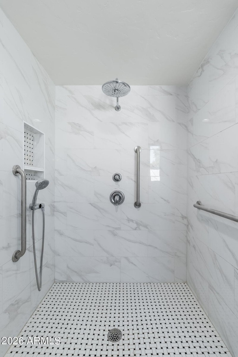 3401 N 25th St, 01-20 - 22