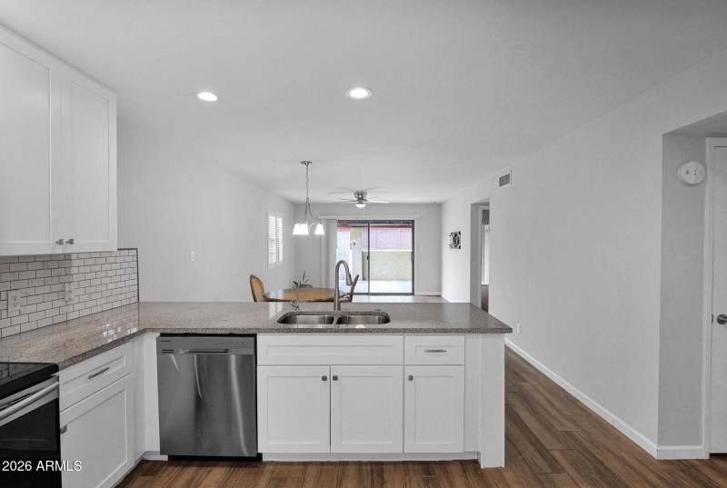 508 Palo Verde - 05Kitchen