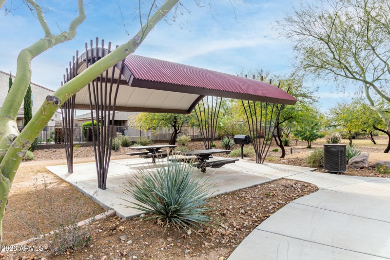 Neighborhood Amenities