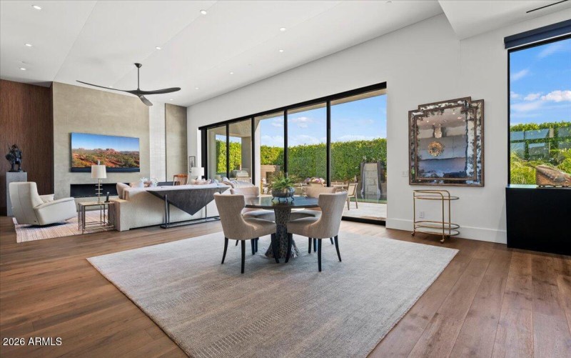 09-6982 E Joshua Tree Ln 05