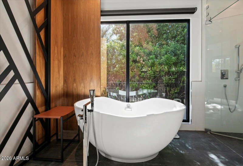 28-6982 E Joshua Tree Ln 24