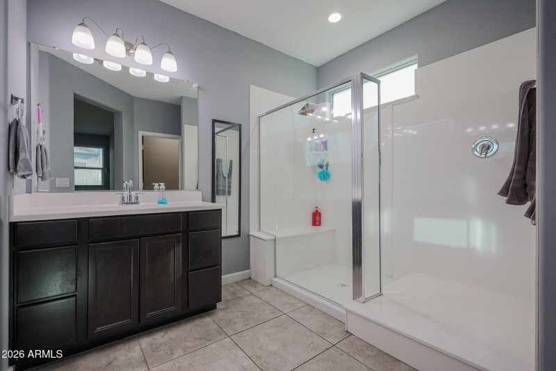 Large Primary Shower