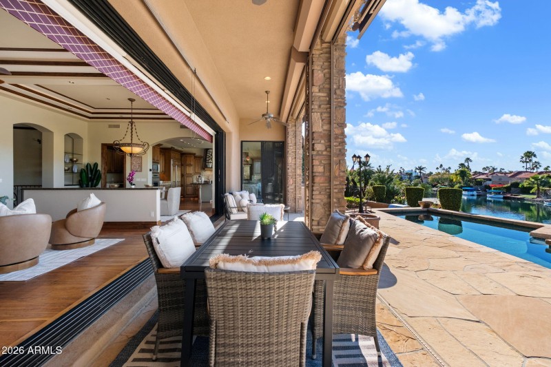 Indoor/Outdoor Living