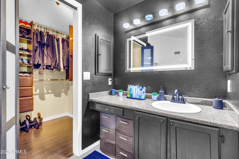 5059 W Chicago Cir S-19