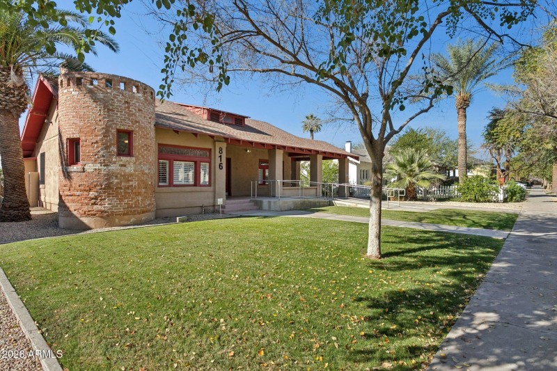 Beautiful grassy yard