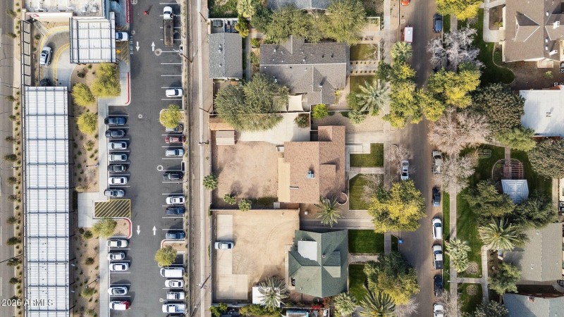 Plenty of parking around