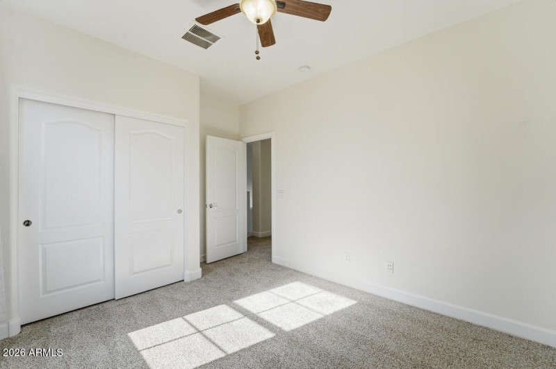 15391 W Dreyfus St-49