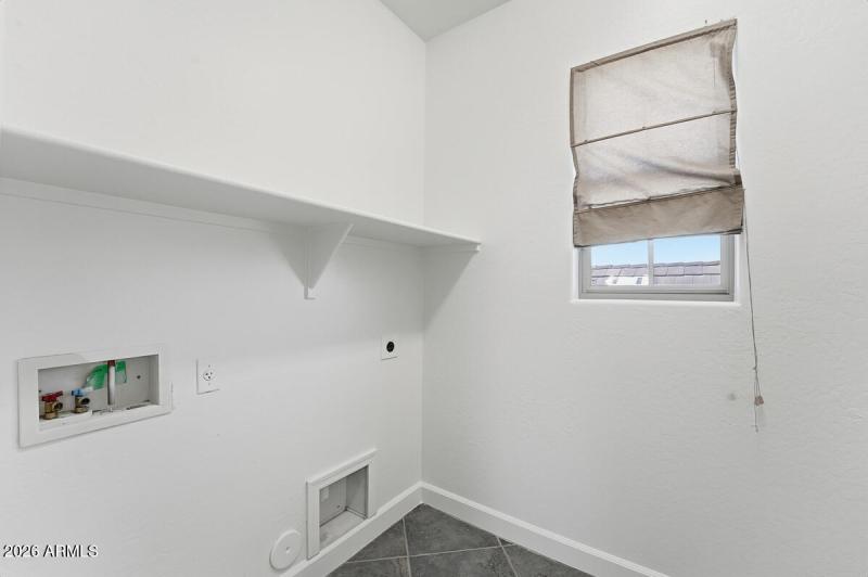 15391 W Dreyfus St-45